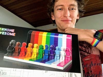 Dominik (they/them) with the pride lego set ;)